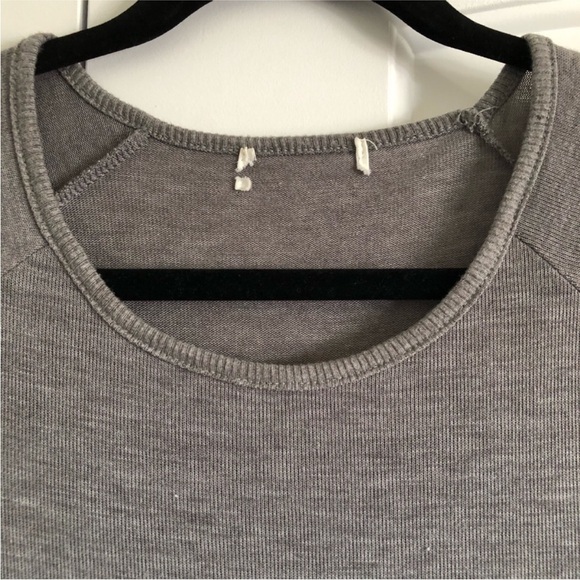 Long studded shoulder sweater - Picture 5 of 7